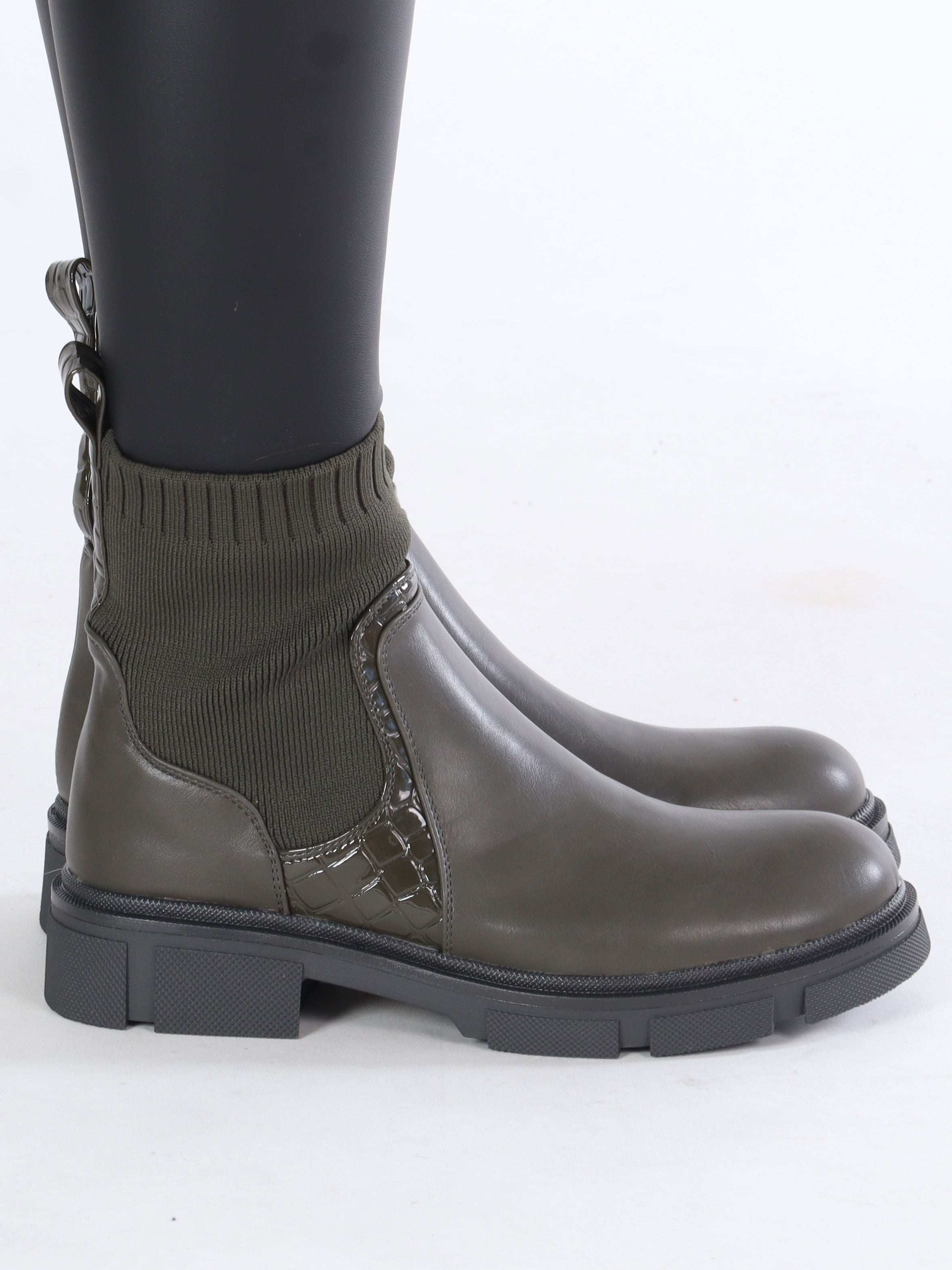 Anka - Feta stövlar med elastiskt skaft